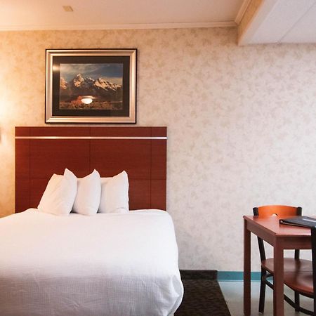 Brandin' Iron Inn West Yellowstone Esterno foto