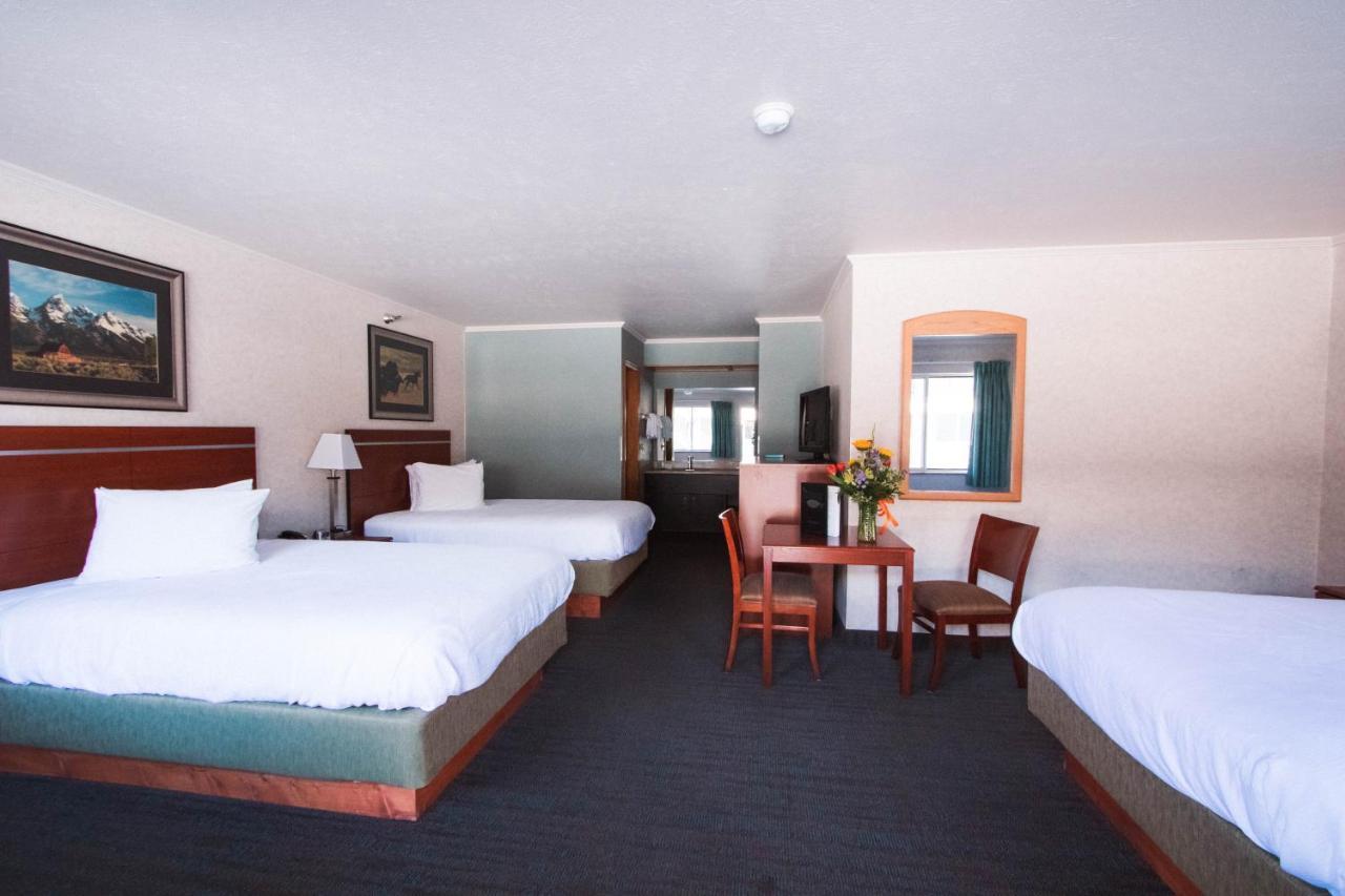 Brandin' Iron Inn West Yellowstone Esterno foto