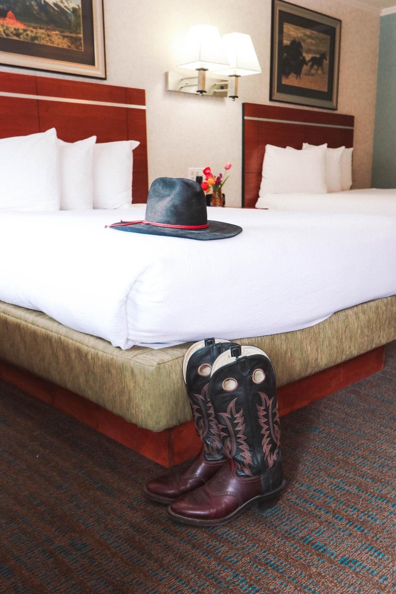 Brandin' Iron Inn West Yellowstone Esterno foto